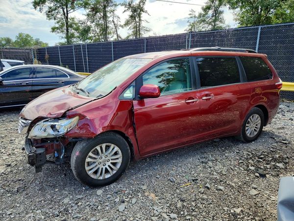 2015 TOYOTA SIENNA