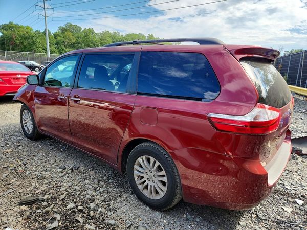 2015 TOYOTA SIENNA