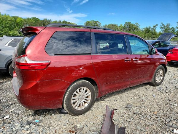 2015 TOYOTA SIENNA