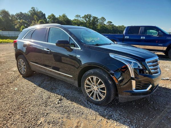 2017 CADILLAC XT5 Luxury
