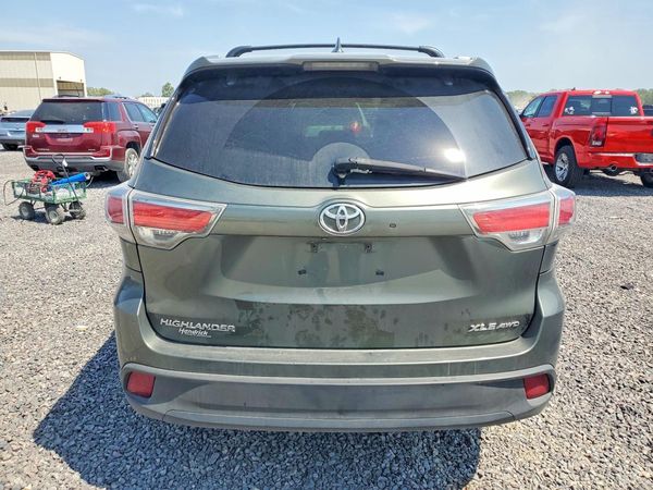 2016 TOYOTA HIGHLANDER