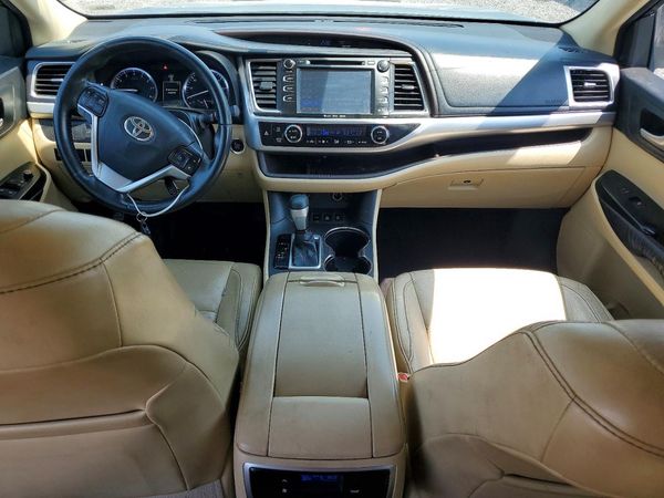 2016 TOYOTA HIGHLANDER