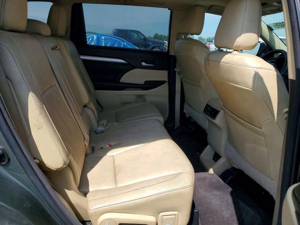 2016 TOYOTA HIGHLANDER
