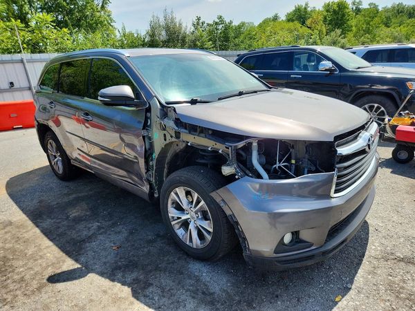 2015 TOYOTA HIGHLANDER
