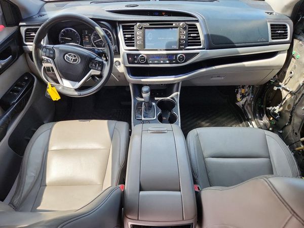2015 TOYOTA HIGHLANDER