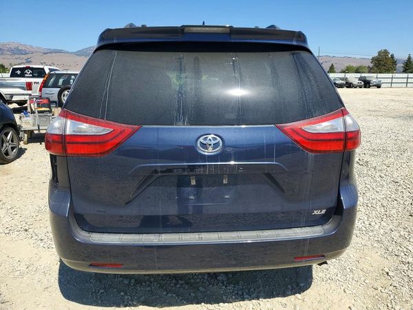 2018 TOYOTA SIENNA