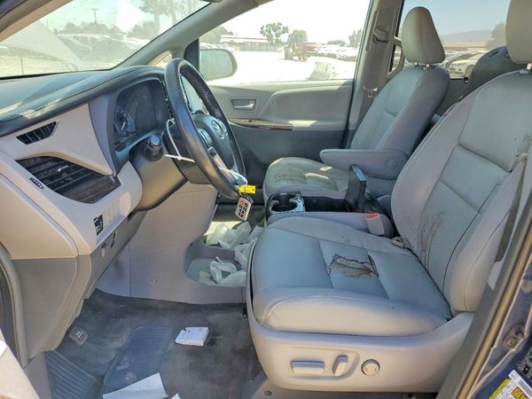 2018 TOYOTA SIENNA