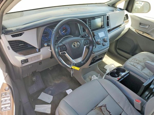 2018 TOYOTA SIENNA