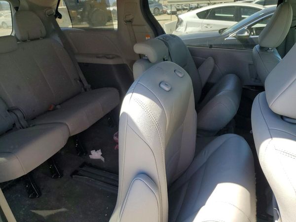 2018 TOYOTA SIENNA
