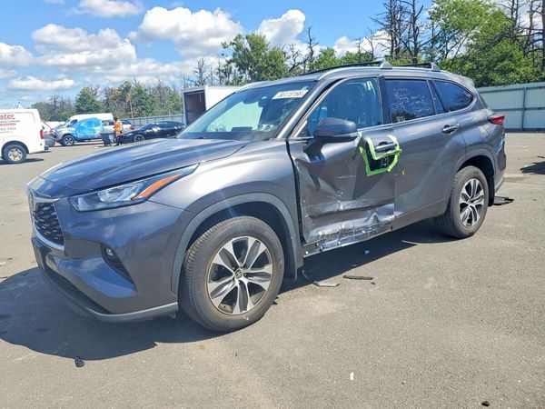 2020 TOYOTA HIGHLANDER XLE