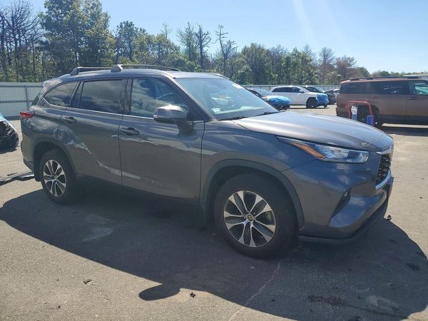 2020 TOYOTA HIGHLANDER XLE