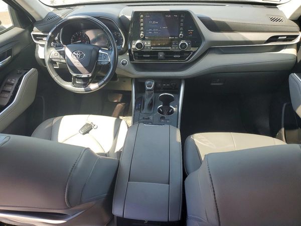 2020 TOYOTA HIGHLANDER XLE