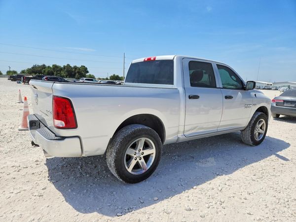 2017 RAM 1500 ST CREW CAB 4X4