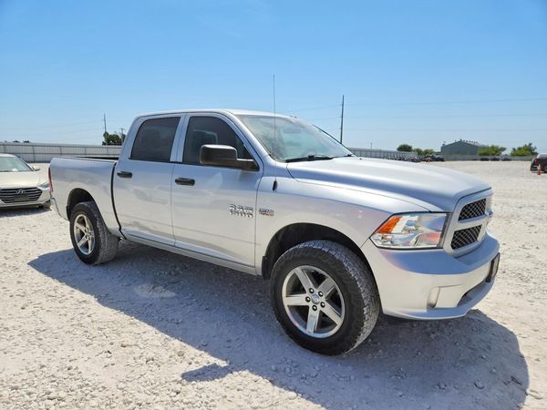 2017 RAM 1500 ST CREW CAB 4X4