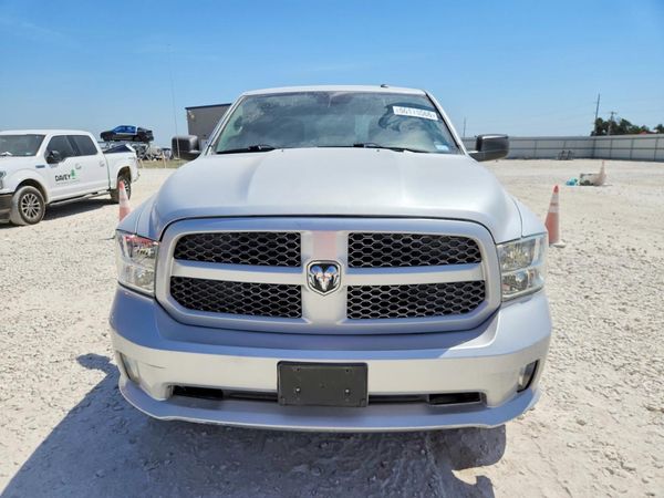 2017 RAM 1500 ST CREW CAB 4X4