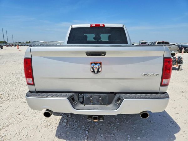 2017 RAM 1500 ST CREW CAB 4X4