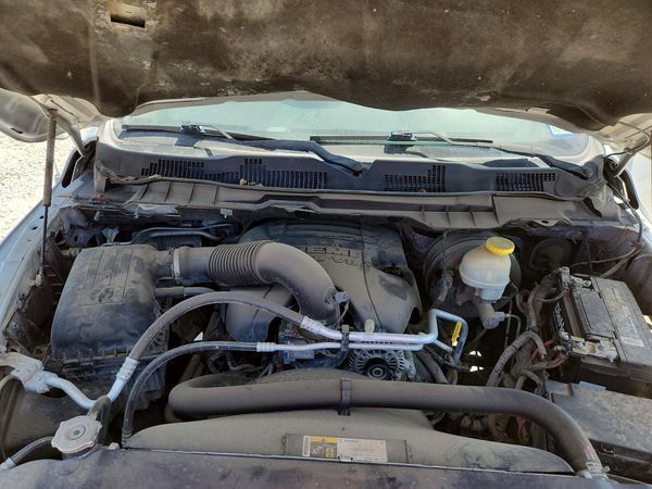 2017 RAM 1500 ST CREW CAB 4X4