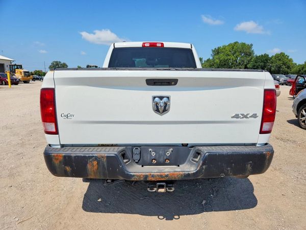 2016 RAM 1500 ST QUAD CAB 4X4