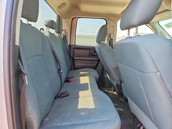 2016 RAM 1500 ST QUAD CAB 4X4