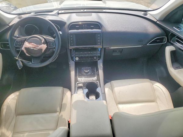 2017 JAGUAR F-PACE Prestige
