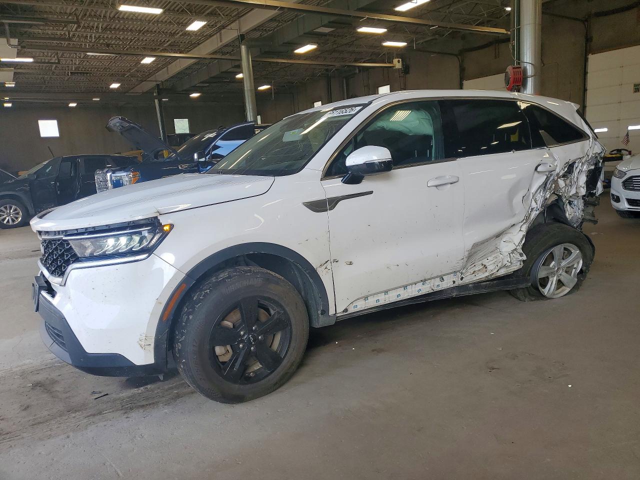 2023 KIA SORENTO LX