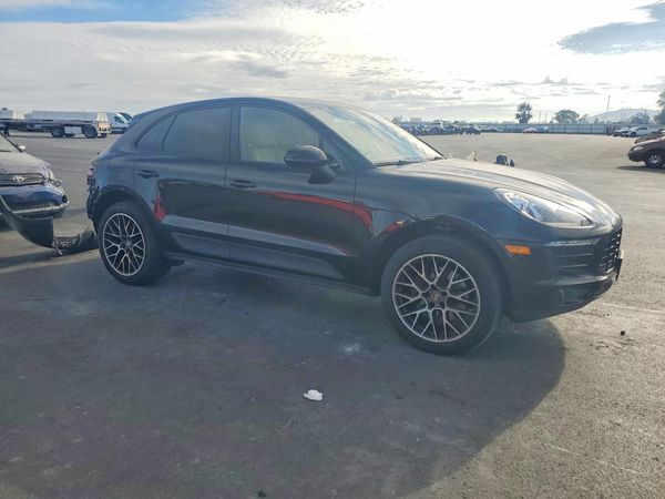 2018 PORSCHE MACAN