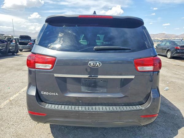 2016 KIA SEDONA LX - Middle-low
