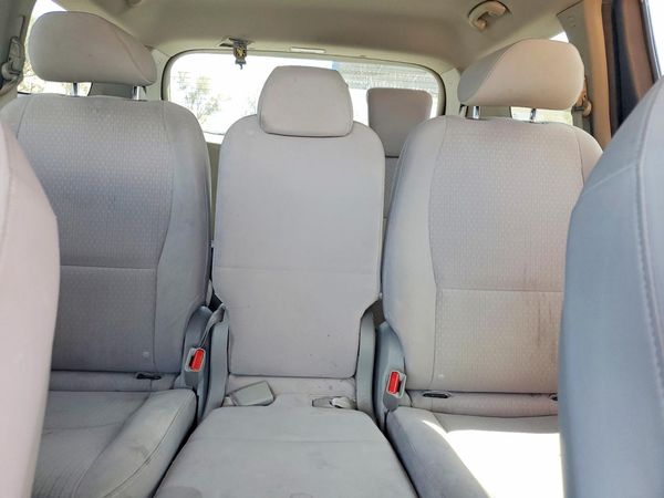 2016 KIA SEDONA LX - Middle-low