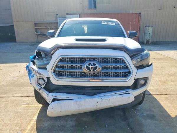 2017 TOYOTA TACOMA