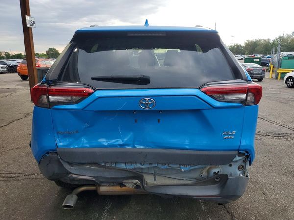 2020 TOYOTA RAV4 XLE
