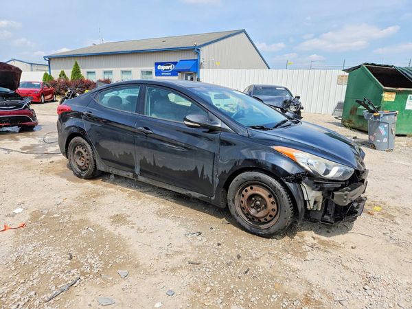 2013 HYUNDAI ELANTRA — Passenger 3/4