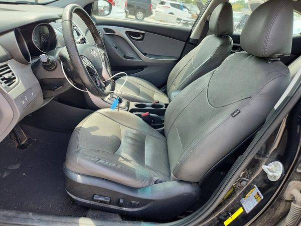 2013 HYUNDAI ELANTRA — DENT