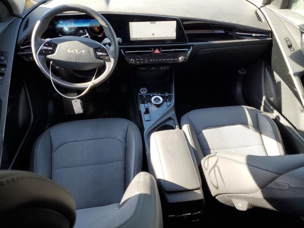 2023 KIA NIRO