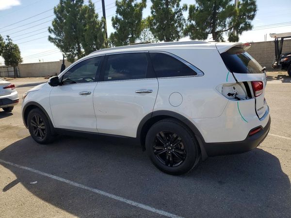 2016 KIA SORENTO L / LX