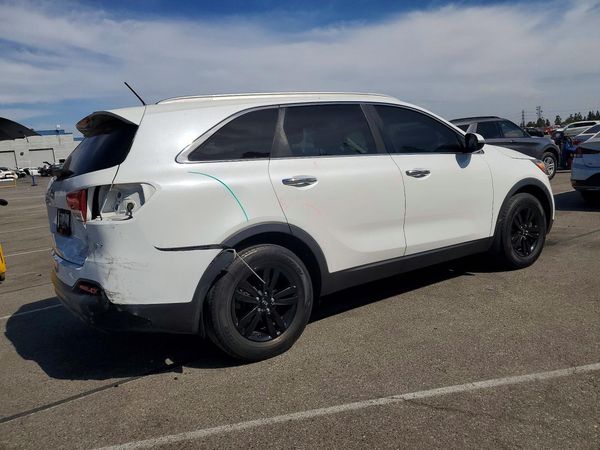 2016 KIA SORENTO L / LX