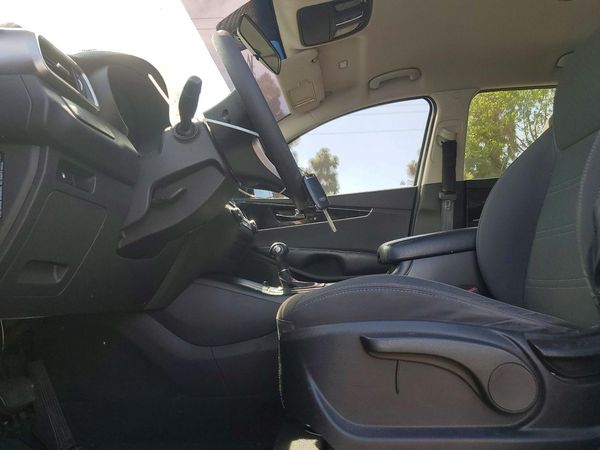 2016 KIA SORENTO L / LX