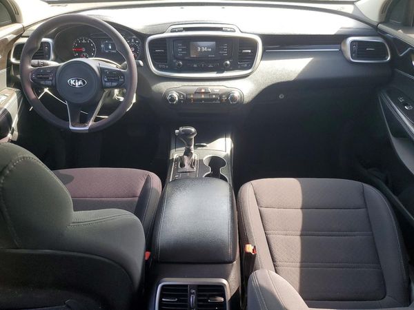 2016 KIA SORENTO L / LX