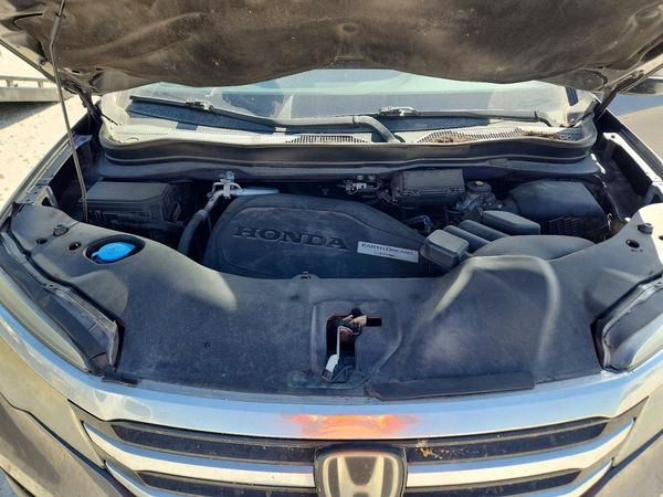 2016 HONDA PILOT TOURING — Engine bay