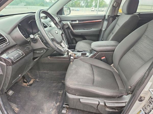 2014 KIA SORENTO Base/ LX