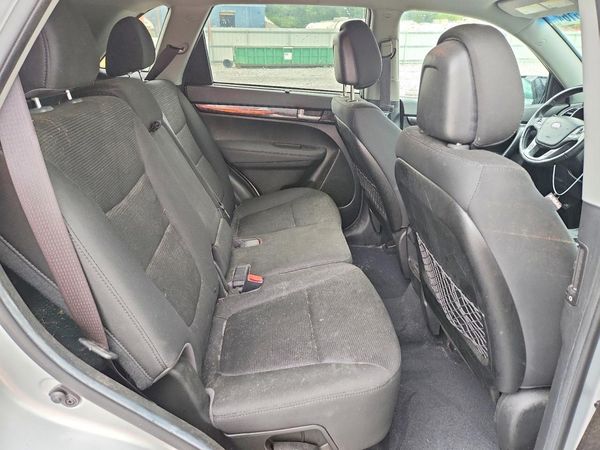 2014 KIA SORENTO Base/ LX