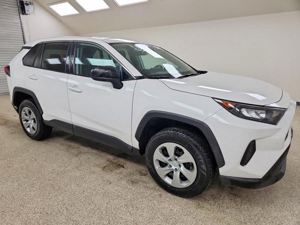 2022 TOYOTA RAV4 LE