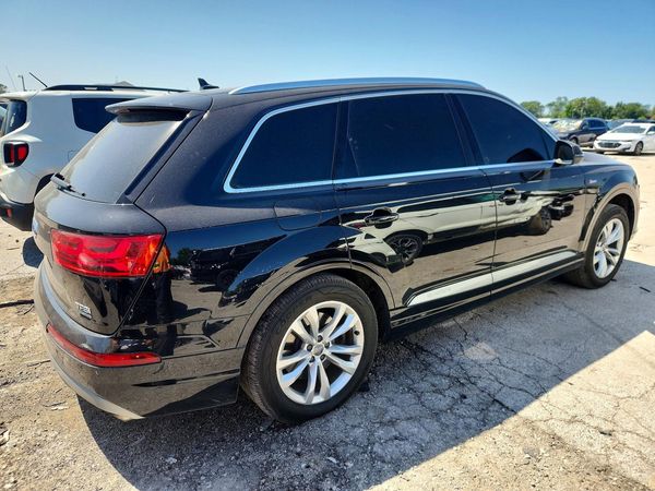 2017 AUDI Q7 quattro Premium Plus