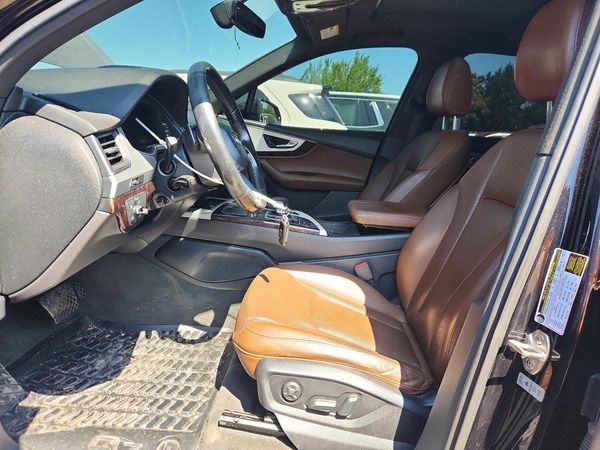 2017 AUDI Q7 quattro Premium Plus