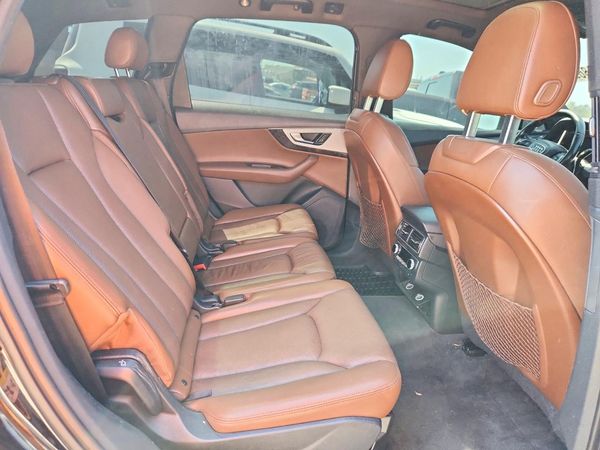 2017 AUDI Q7 quattro Premium Plus