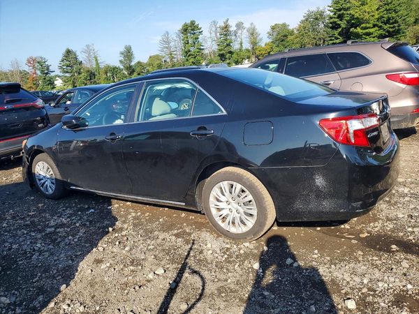 2014 TOYOTA CAMRY