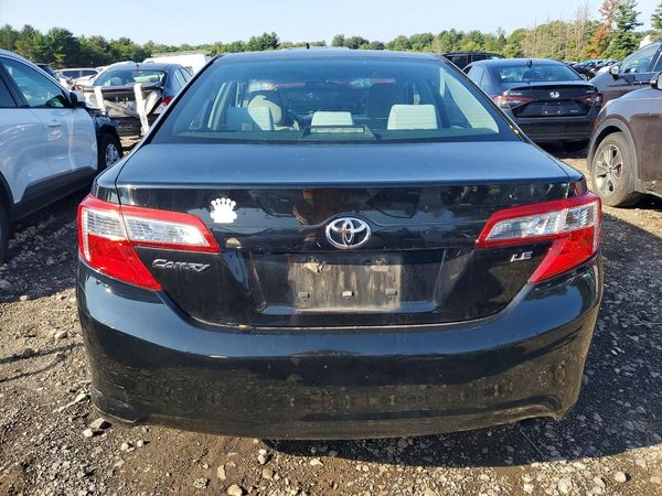 2014 TOYOTA CAMRY