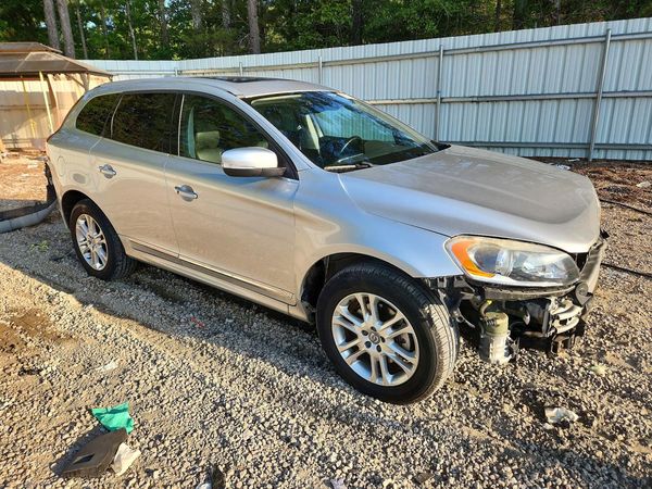 2016 VOLVO XC60