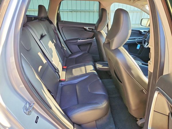 2016 VOLVO XC60