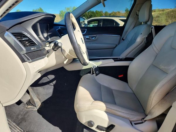 2020 VOLVO XC90