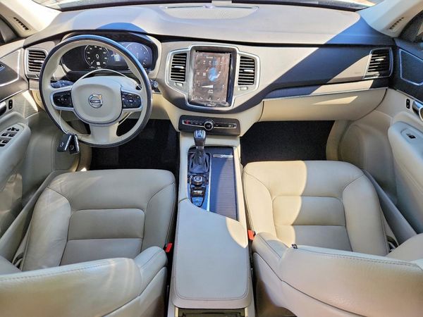 2020 VOLVO XC90